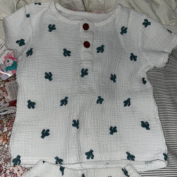 Baby Cactus Outfits Unisex Cotton Linen Tops & Bloomer Shorts set like new - Picture 4 of 12